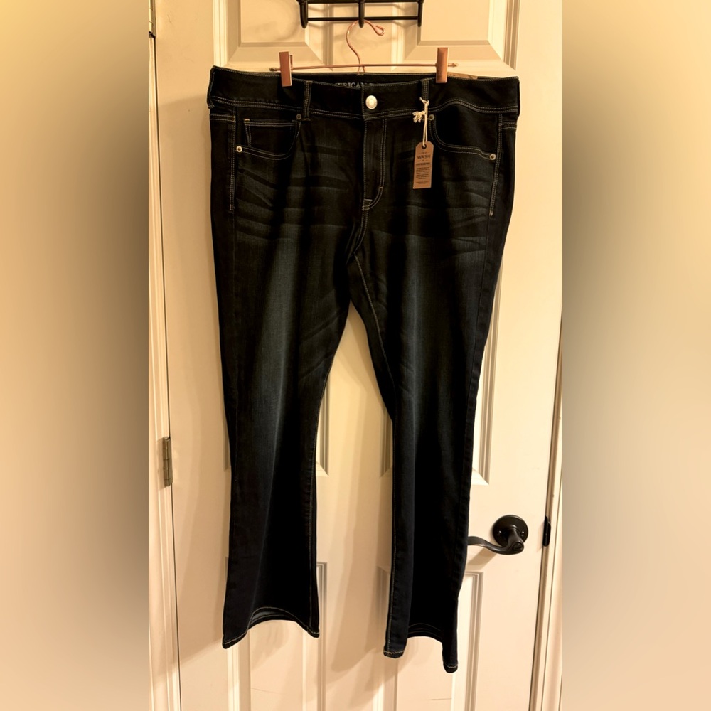 NWT American Eagle Kick Boot Jeans. Size 18 Short.